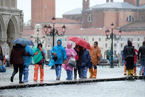 Венеция утонула: в Италии объявлен наивысший красный уровень опасности из-за дождей