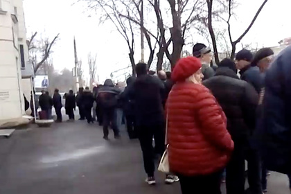 Россияне выстроились в очереди из-за подорожания медсправок для водителей