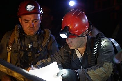 Пропавших при задымлении в шахте в Коми горняков нашли живыми